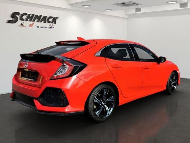 Gebraucht Honda Civic Elegance 129 PS (94 kW) 2018 Rot Limousine