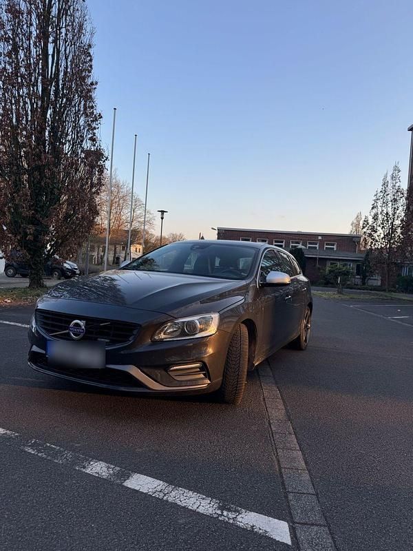 Gebraucht Volvo V60 R-Design 280 PS (205 kW) 2014 Grau Kombi