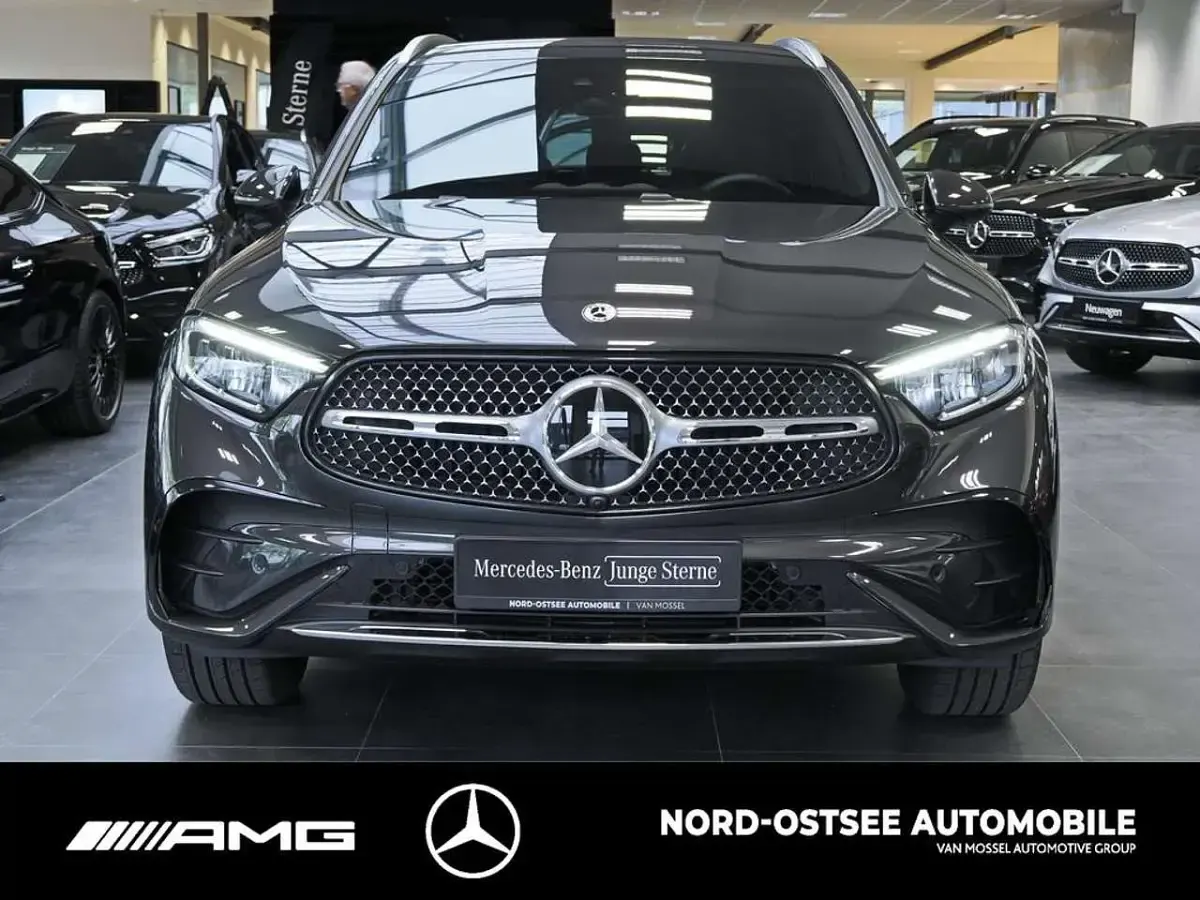 Gebraucht Mercedes GLC300 AMG 269 PS (197 kW) 2025 Graphitgrau metallic SUV