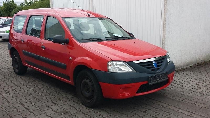 Rot Gebraucht 2007 Dacia Logan MCV Ambiance Kombi | 498 € (Superpreis) - Bild 1/4