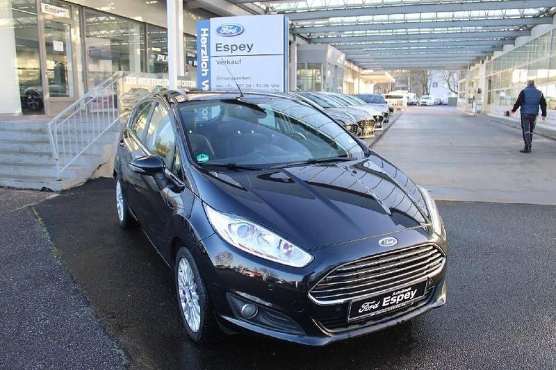 Gebraucht Ford Fiesta Titanium 82 PS (60 kW) 2014 Schwarz Limousine