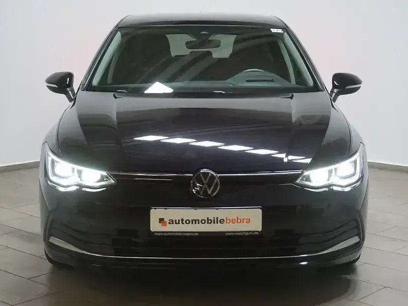 Używany VW Golf VIII Active 150 KM (110 kW) 2022 Czarny Sedan/Limuzyna