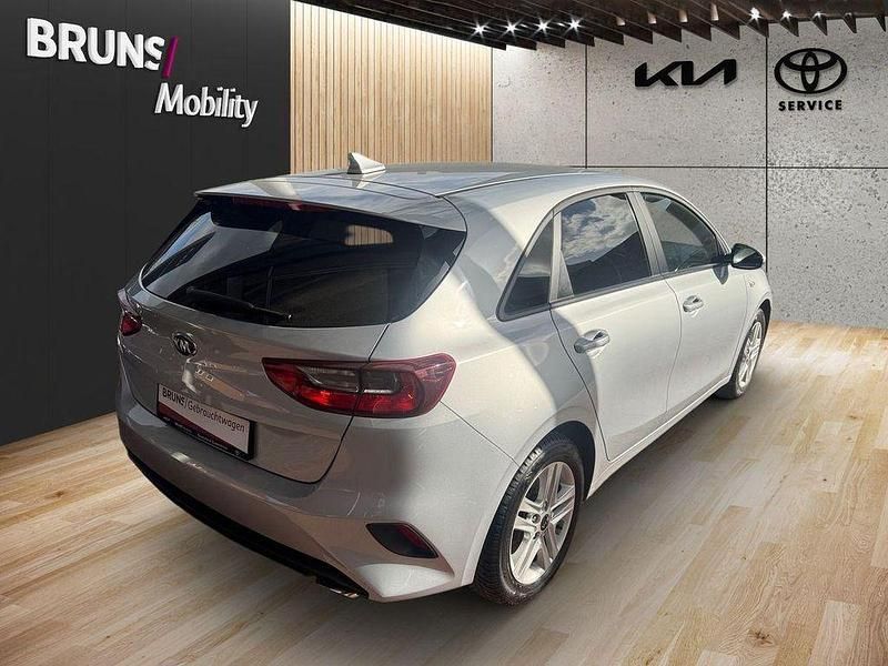 Gebraucht Kia Ceed Vision 101 PS (74 kW) 2020 Silber Kleinwagen