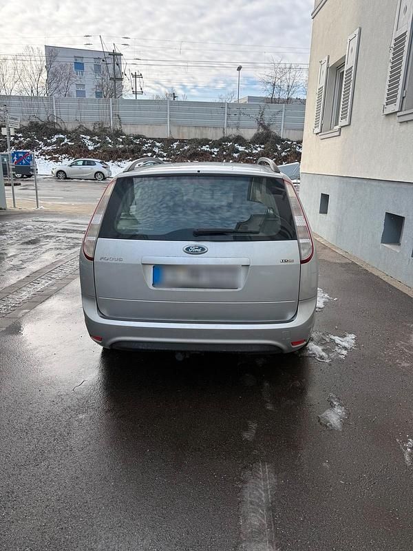 Gebraucht Ford Focus 108 PS (79 kW) 2009 Silber Kombi