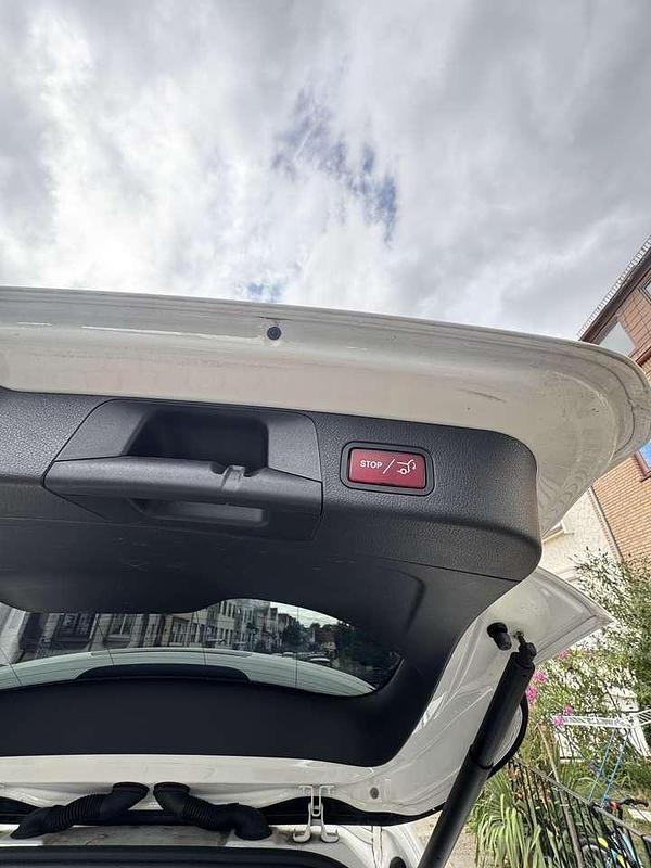 Gebraucht Mercedes GLB180 116 PS (85 kW) 2020 Weiß SUV