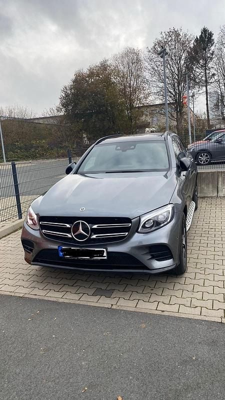 Andere farben Gebraucht 2018 Mercedes GLC250 Kombi | 26.000 € (Fairer Preis) - Bild 1/4
