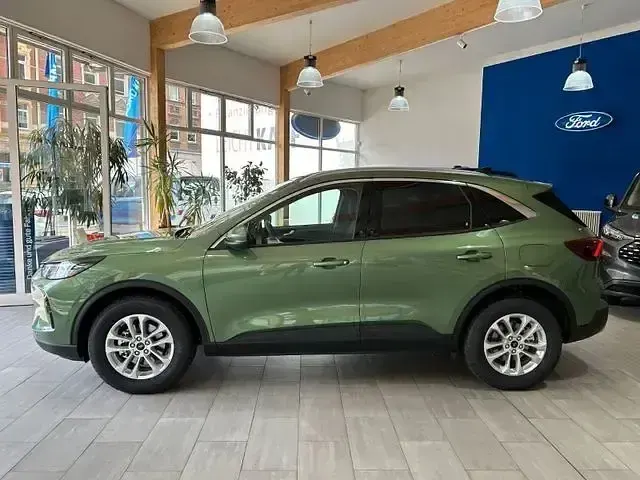 Gebraucht Ford Kuga Titanium 186 PS (136 kW) 2024 Grün SUV