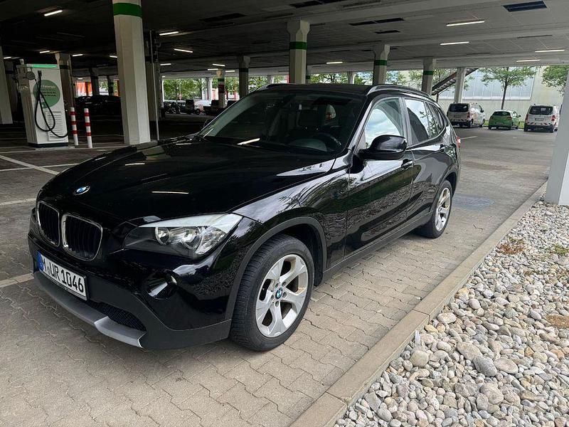Schwarz Gebraucht 2011 BMW X1 SUV | 6.700 € (Guter Preis) - Bild 1/4