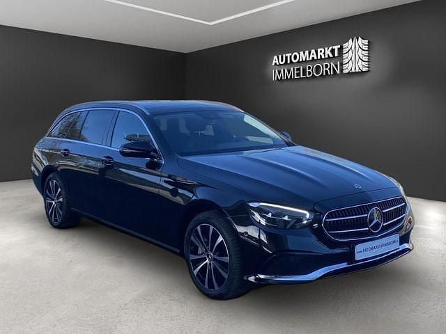 Ung. schwarz unilack Gebraucht 2021 Mercedes E300 Kombi | 33.790 € (Guter Preis) - Bild 1/4