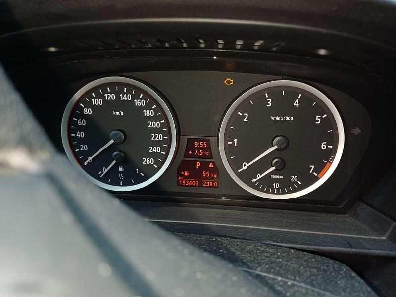 Gebraucht BMW 523 177 PS (130 kW) 2006 Braun Kombi