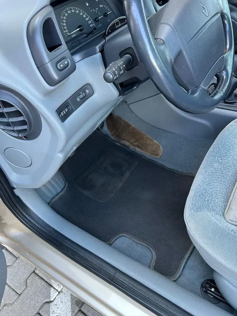 Brugt Renault Laguna 107 HK (78 kW) 1998 Beige Sedan