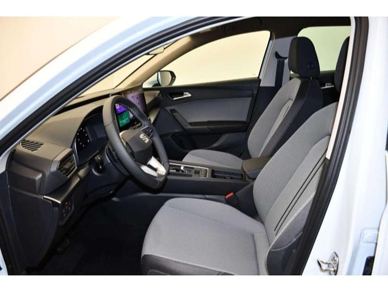 Neu Seat Leon Style 150 PS (110 kW) 2025 Glacial weiß metallic Limousine