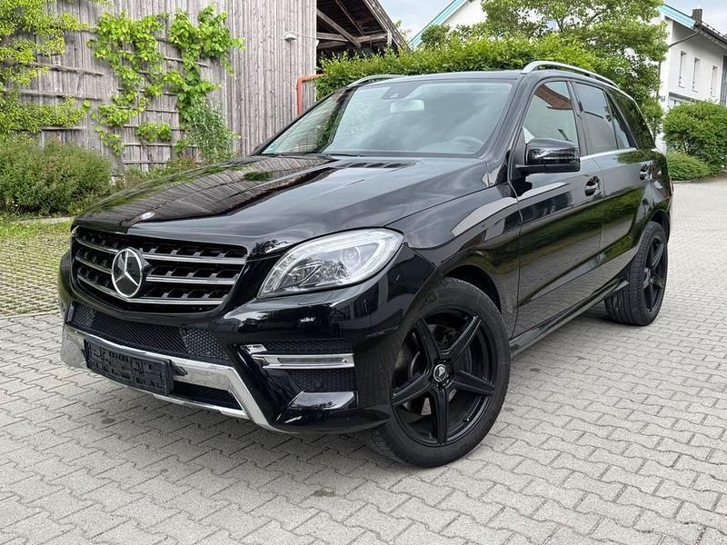 Schwarz Gebraucht 2012 Mercedes ML500 Sport SUV | 10.900 € (Fairer Preis) - Bild 1/4