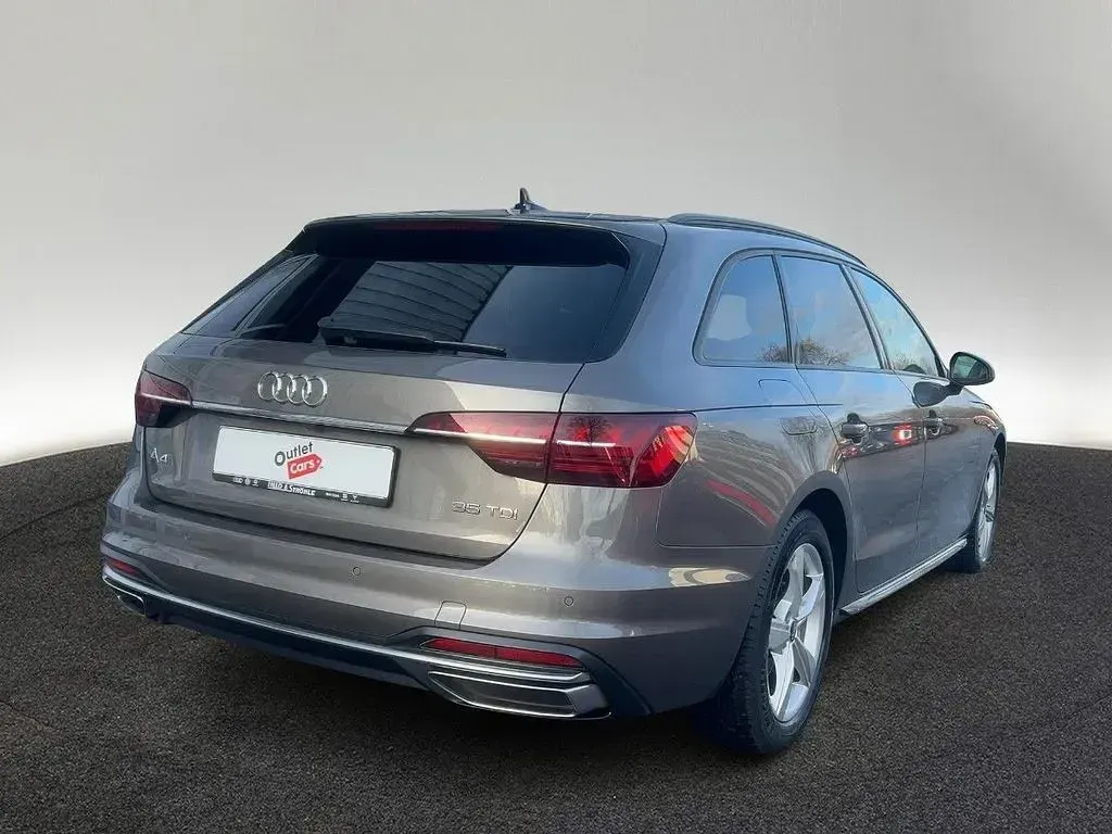 Używany Audi A4 Advanced Plus 163 KM (119 kW) 2022 Szary Kombi