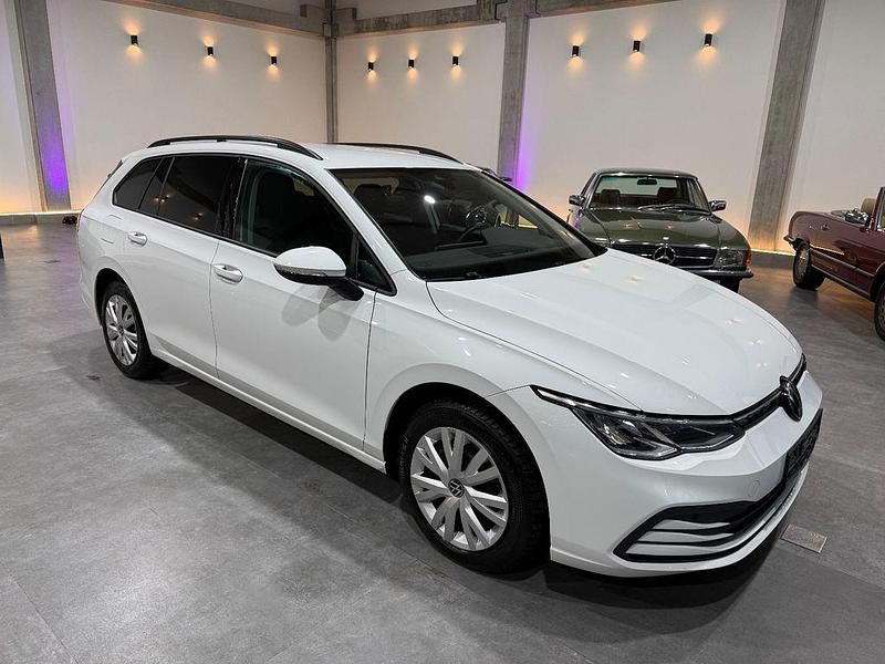 Gebraucht VW Golf VIII Life 150 PS (110 kW) 2022 Weiß Kombi