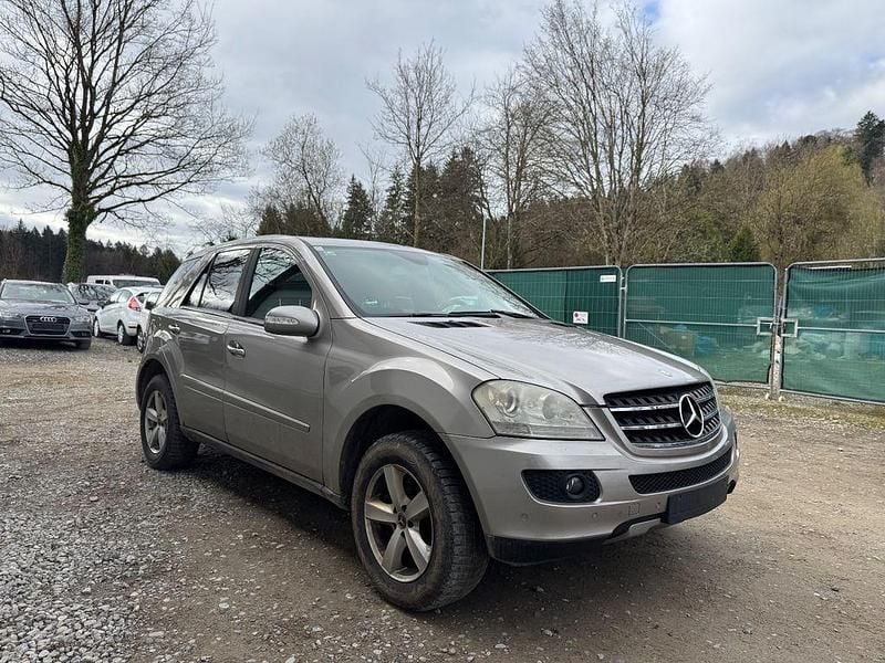 Gebraucht Mercedes ML280 190 PS (139 kW) 2006 Silber SUV