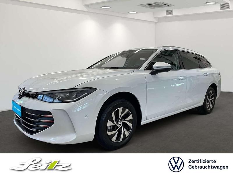 Weiß Gebraucht 2024 VW Passat Business Kombi | 35.690 € - Bild 1/3