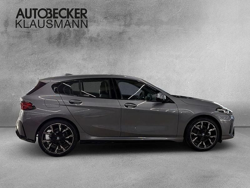 Neu BMW 120 M Sport 170 PS (125 kW) 2026 Grau Kleinwagen