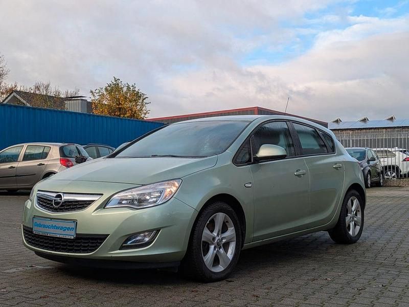 Gebraucht Opel Astra Design Edition 110 PS (80 kW) 2012 Limousine