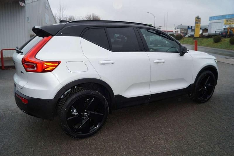 Gebraucht Volvo XC40 Plus 197 PS (144 kW) 2025 Weiß SUV