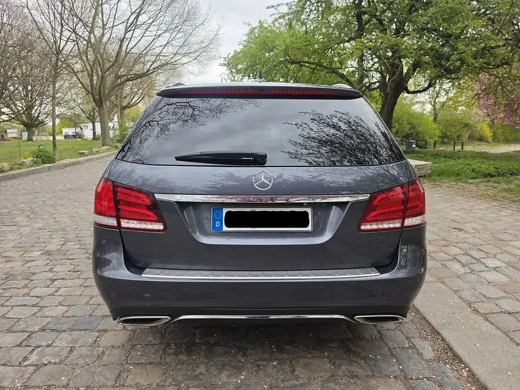 Gebraucht Mercedes E350 Avantgarde 258 PS (189 kW) 2015 Grau Limousine