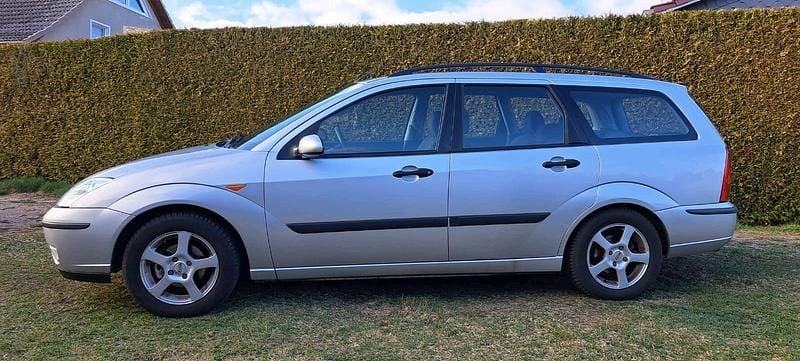 Gebraucht Ford Focus 116 PS (85 kW) 2002 Silber Kombi