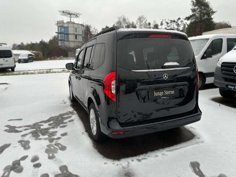 Gebraucht Mercedes T180 Progressive 116 PS (85 kW) 2024 Loparitschwarz Van / Kleinbus