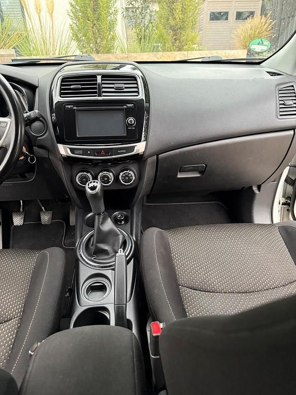 Gebraucht Mitsubishi ASX 116 PS (85 kW) 2015 Weiß SUV