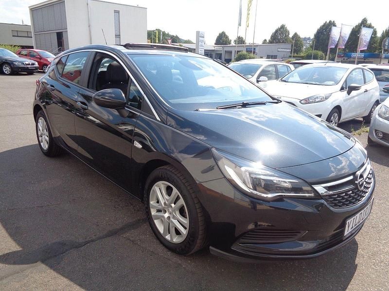 Gebraucht Opel Astra Edition 110 PS (80 kW) 2016 Schwarz Limousine