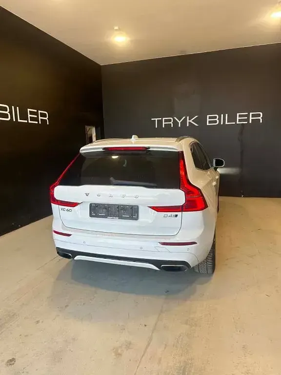 Gebraucht Volvo XC60 R-Design 190 PS (139 kW) 2018 Weiß SUV
