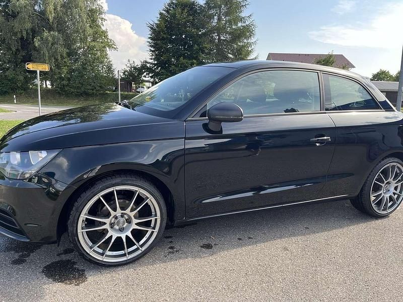Schwarz Gebraucht 2011 Audi A1 Ambition Kleinwagen | 7.899 € (Fairer Preis) - Bild 1/4