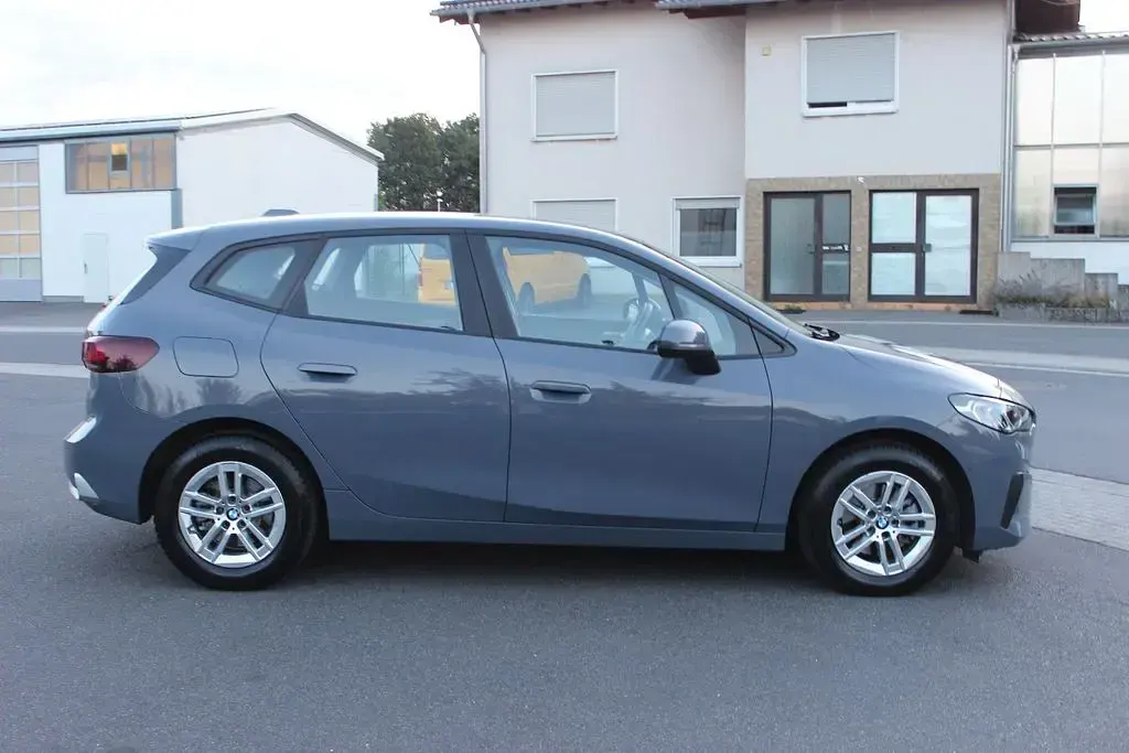 Gebraucht BMW 218 Active Tourer 136 PS (100 kW) 2022 Grau Van / Kleinbus