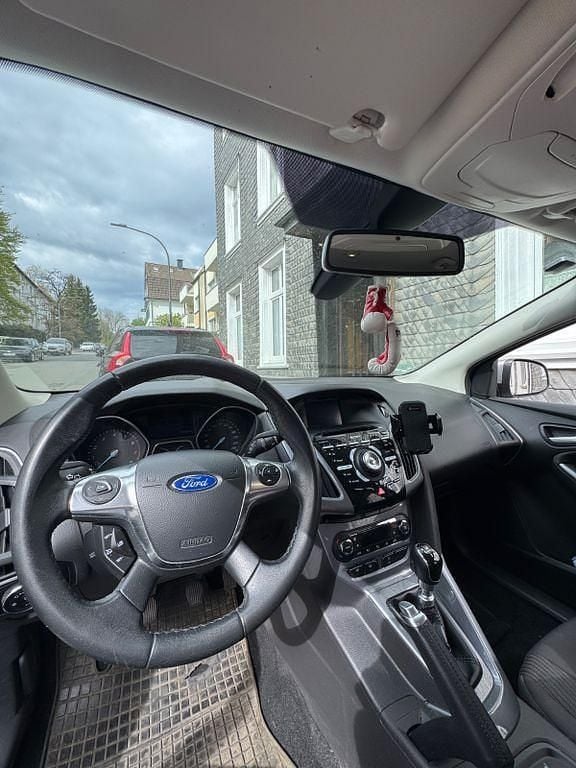 Second-hand Ford Focus 125 CP (91 kW) 2013 Argintiu Berlinǎ