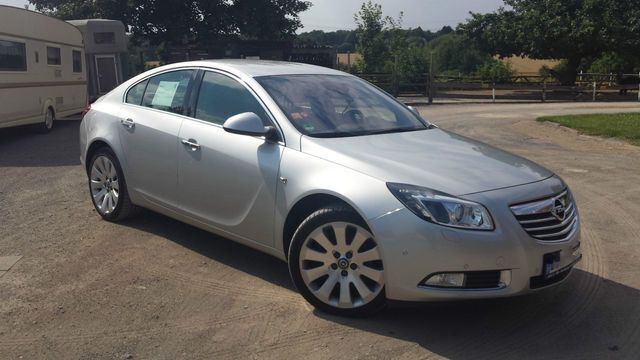 Gebraucht Opel Insignia Cosmo 160 PS (117 kW) 2010 Silber metallic Limousine