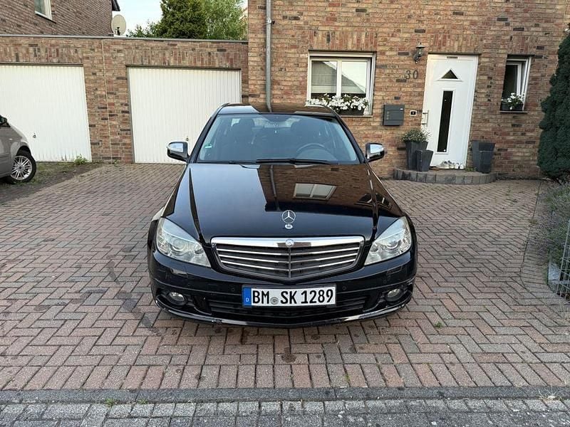Schwarz Gebraucht 2007 Mercedes C200 Limousine | 5.500 € (Fairer Preis) - Bild 1/4