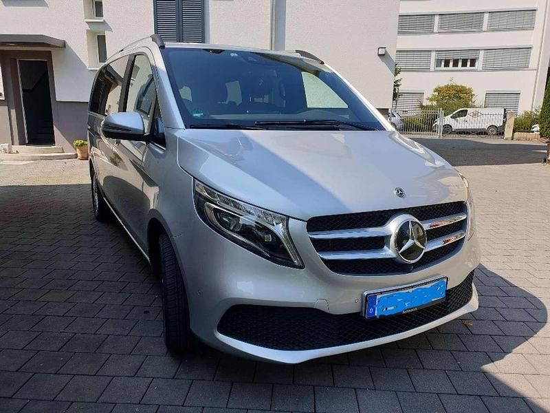 Silber Gebraucht 2020 Mercedes V250 Avantgarde Edition Van / Kleinbus | 49.800 € (Superpreis) - Bild 1/4