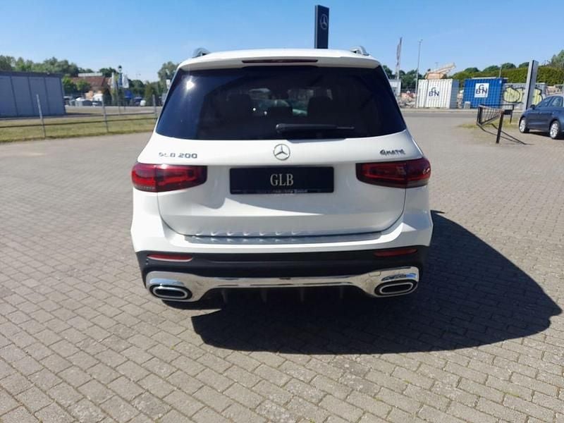 Gebraucht Mercedes GLB200 AMG line 163 PS (119 kW) 2022 Weiß SUV