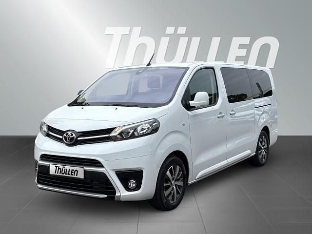 Weiß Gebraucht 2023 Toyota Proace Verso Team Kombi | 36.990 € (Fairer Preis) - Bild 1/4