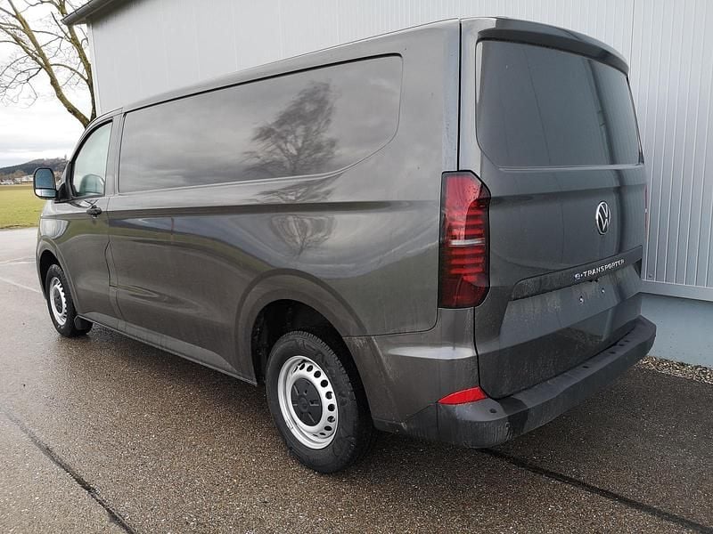 Neu VW T7 100 kW (136 PS) 2026 Graphite dust metallic Van