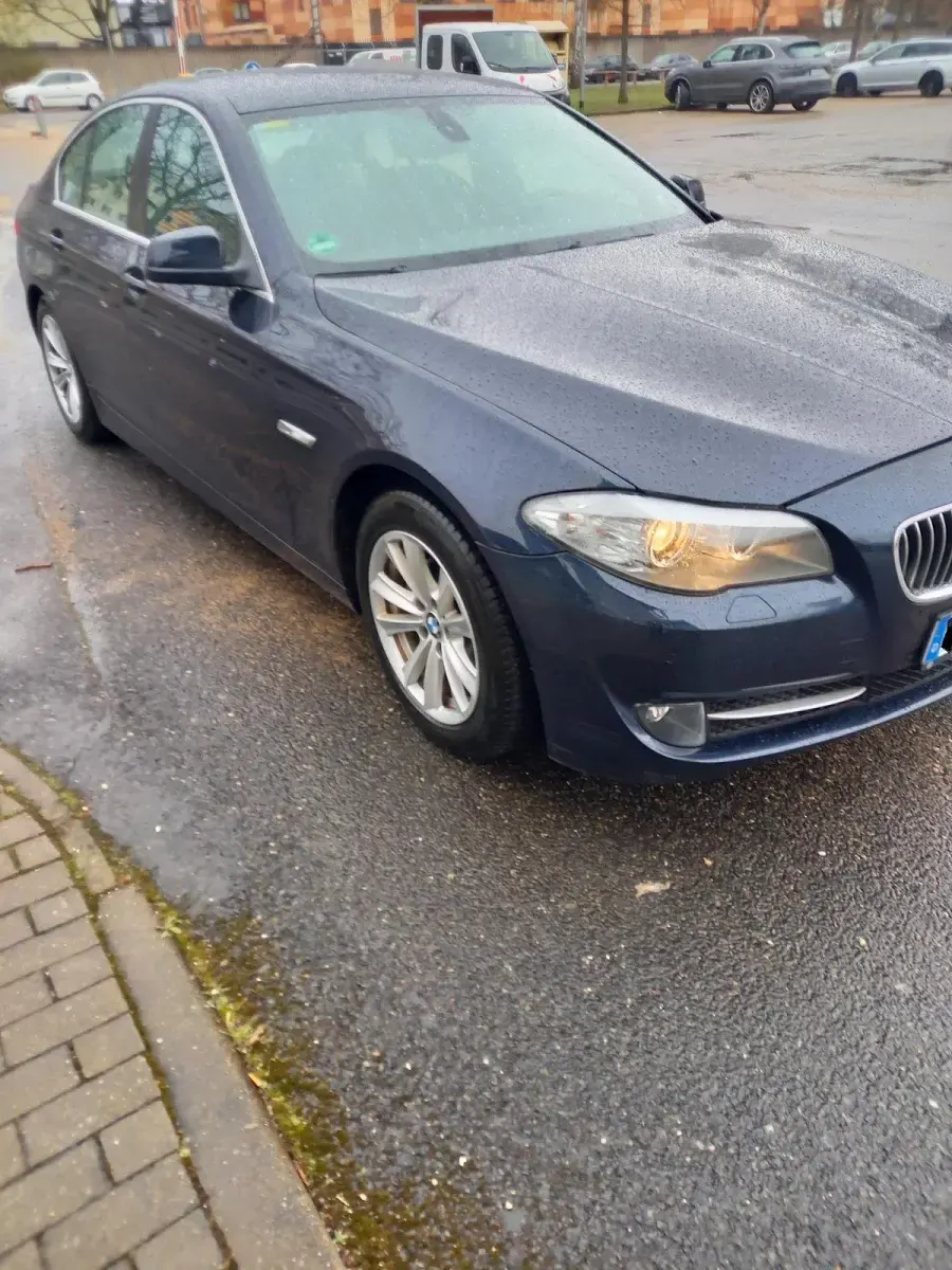 Gebraucht BMW 523 204 PS (150 kW) 2010 Blau Limousine