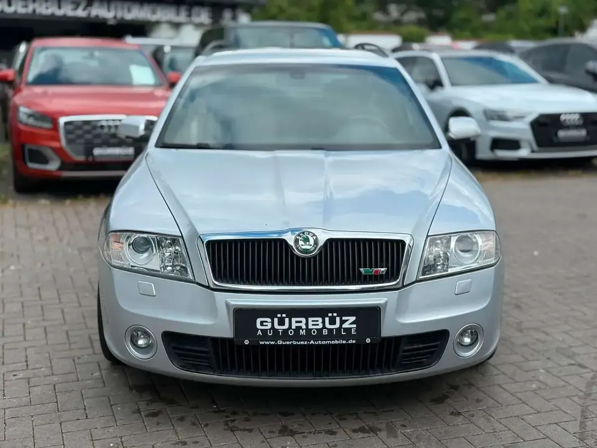 Gebraucht Skoda Octavia RS 170 PS (125 kW) 2009 Stribrna brilliant/ brilliants Kombi