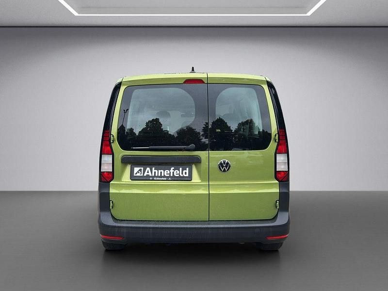 Gebraucht VW Caddy Basis 102 PS (75 kW) 2021 Golden green Van / Kleinbus
