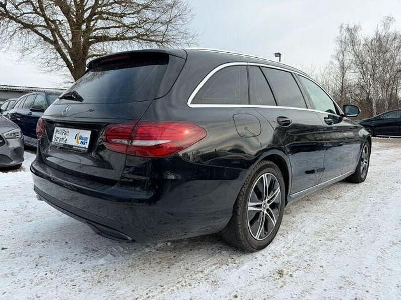 Gebraucht Mercedes C200 184 PS (135 kW) 2018 Blau Limousine