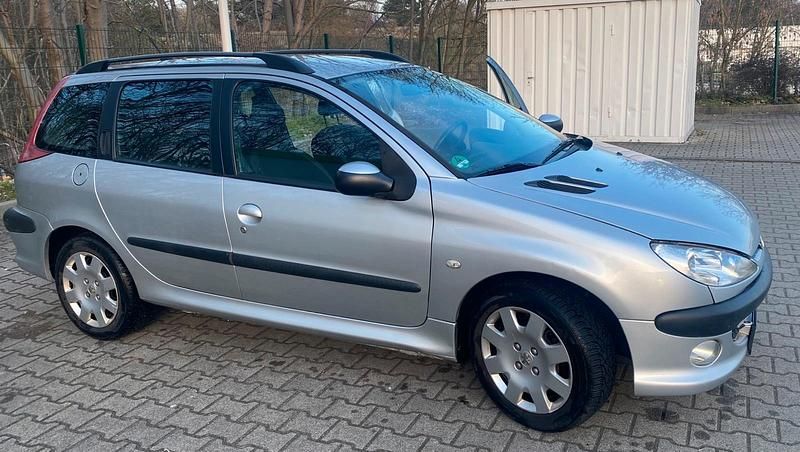 Gebraucht Peugeot 206 65 PS (47 kW) 2005 Grau Limousine