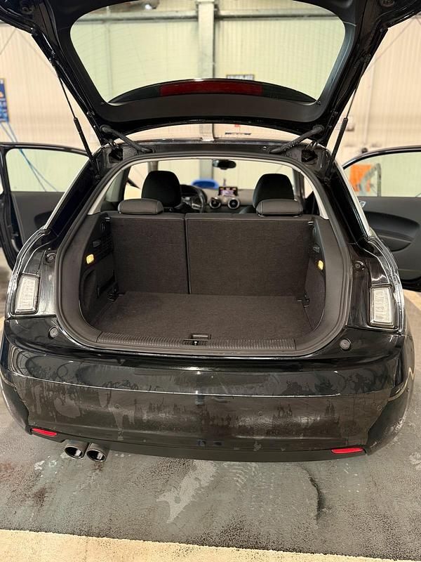 Second-hand Audi A1 Design 122 CP (89 kW) 2012 Negru Hatchback