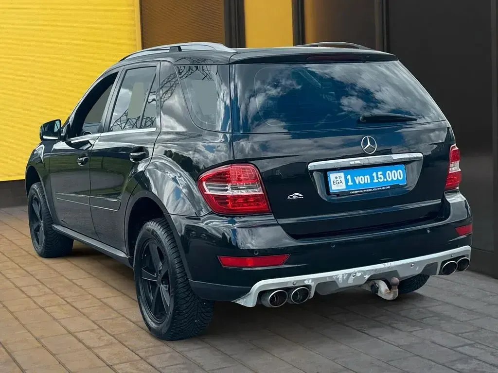 Gebraucht Mercedes ML300 204 PS (150 kW) 2010 Schwarz SUV