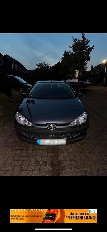 Grau Gebraucht 2008 Peugeot 206 Kleinwagen | 700 € (Guter Preis) - Bild 1/4
