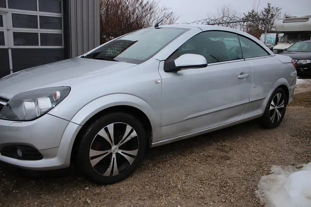 Gebraucht Opel Astra Edition 105 PS (77 kW) 2007 Silber Cabrio