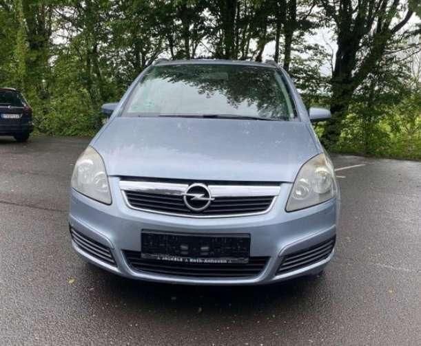 Grau Gebraucht 2006 Opel Zafira Edition Van / Kleinbus | 599 € (Superpreis) - Bild 1/4