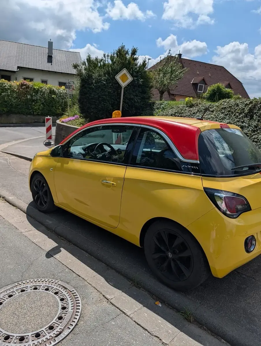 Gebraucht Opel Adam 69 PS (50 kW) 2014 Gelb Kleinwagen